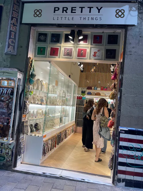 PRETTY LITTLE THINGS - Permanent jewelry