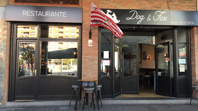 Dog and Fox Bar - Jatetxea