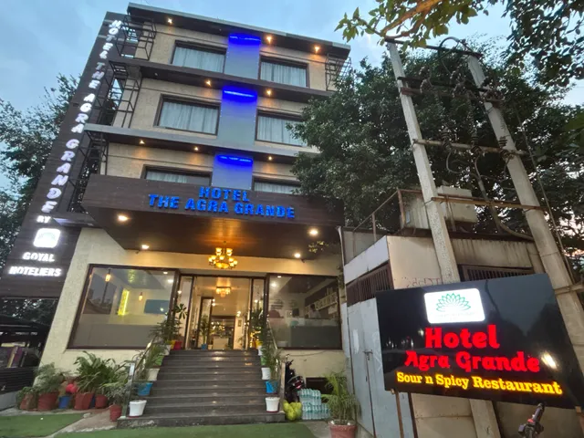 Hotel The Agra Grande by Goyal Hoteliers - Hotel Near Tajmahal | Hotel Near Tajmahal Agra