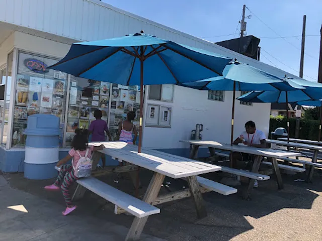 Patrick's EAT N TREAT