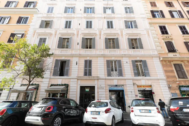 Vatican Apartment Santamaura