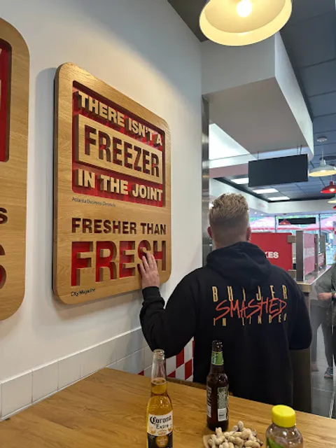 Butjer Smashed in Linden