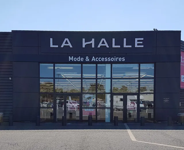 Halle Fashion and Accessories