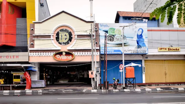 Dyriana Bakery & Cafe