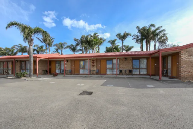 Cunningham Shore Motel