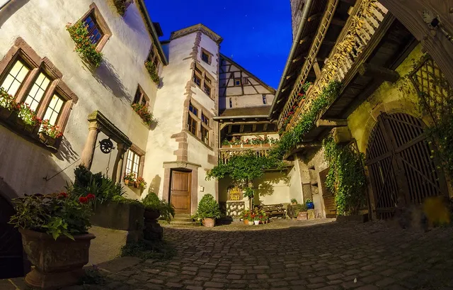 Chambres (4) d'Hôtes l'Adrihof à Riquewihr Alsace, Parking , kitchenette