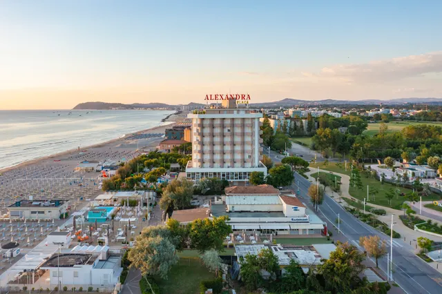 Alexandra Plaza Hotel