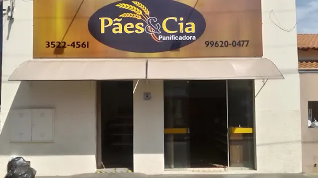 PÃES & CIA