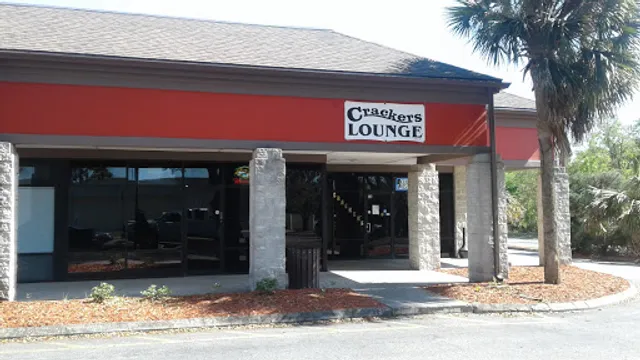 Crackers Lounge