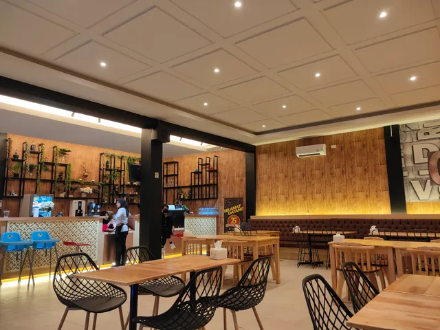 75 cafe & resto Cikampak