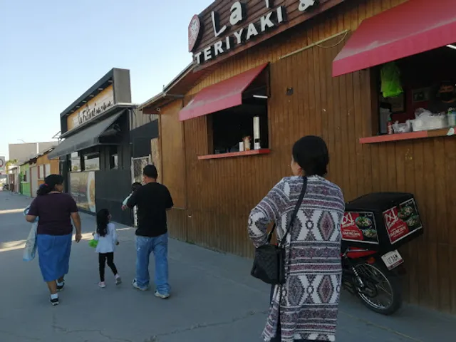 Sushi "La Postal" Clinica 1