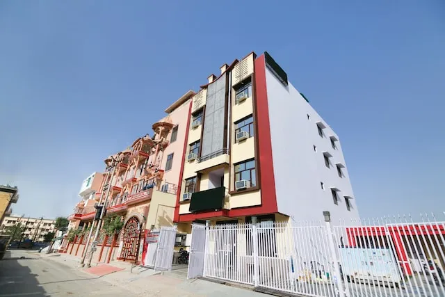 OYO 40104 Hotel Shri Krishna Dham