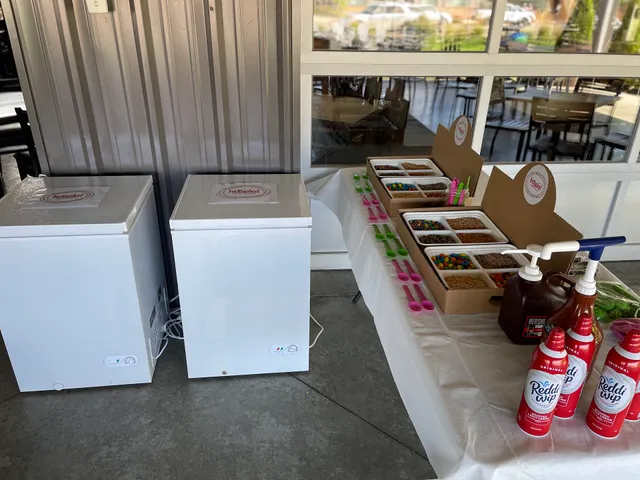 Hoopla Frozen Yogurt - St Joseph MI