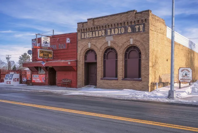 Rindy's Sheyenne Bar