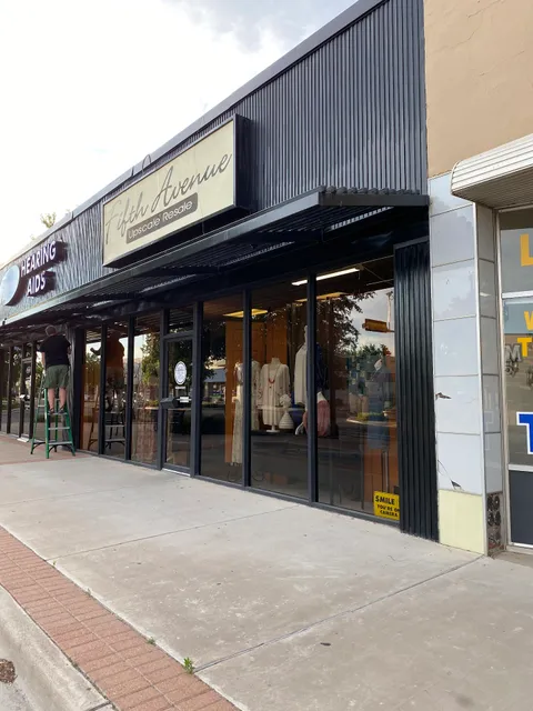 Fifth Avenue Upscale Resale