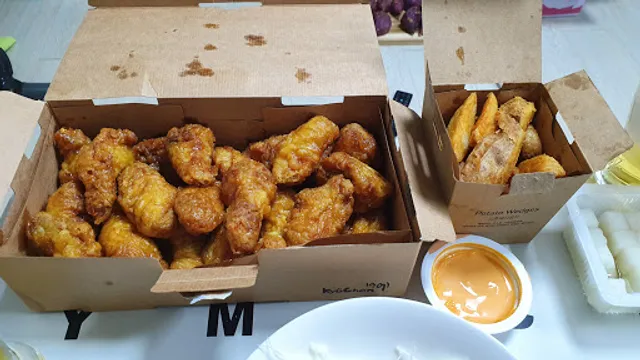 교촌치킨 경산오거리점