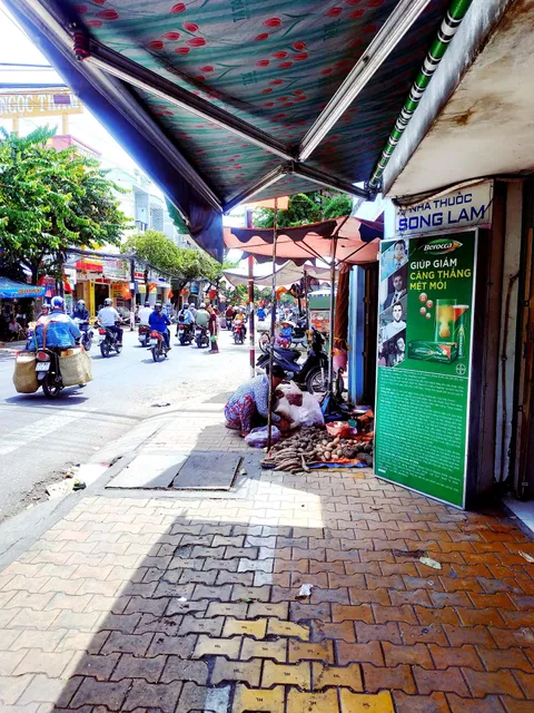 Vong Nho (petit tour) market.