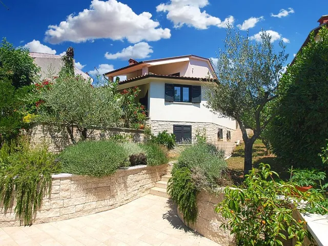 VAL apartmani Pula, 100m from the sea