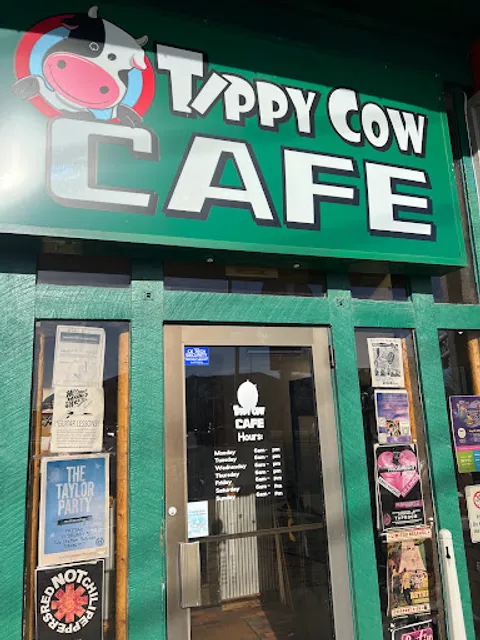 Tippy cow cafe