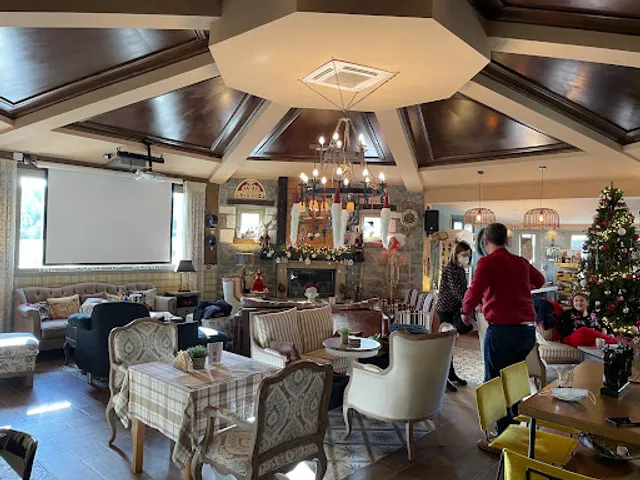 Black Pines Chalet Restaurant by Pindos Resort