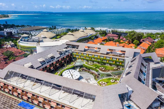 YELLO Hotel Kuta Beachwalk Bali