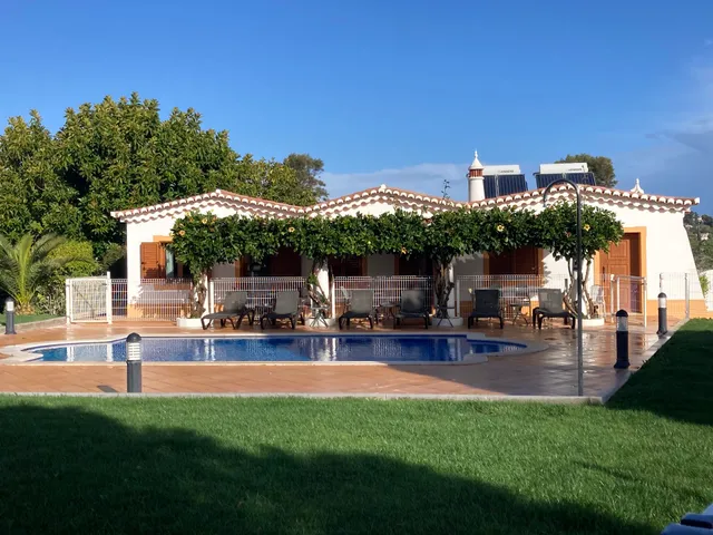 Casa da ladeira branca Guest House