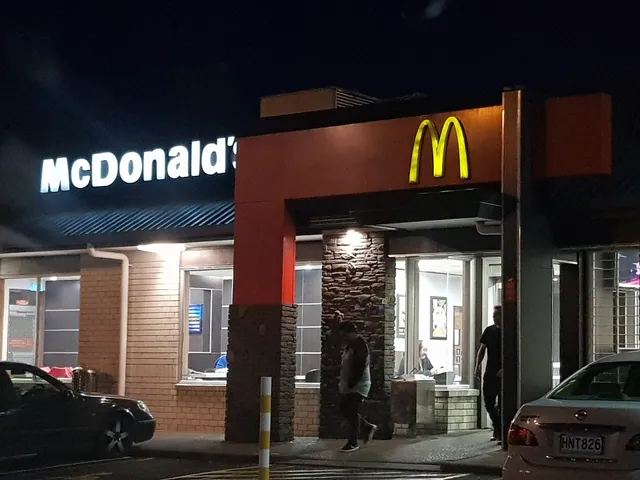 McDonald's Otara 99/70 3 Booth Dthru