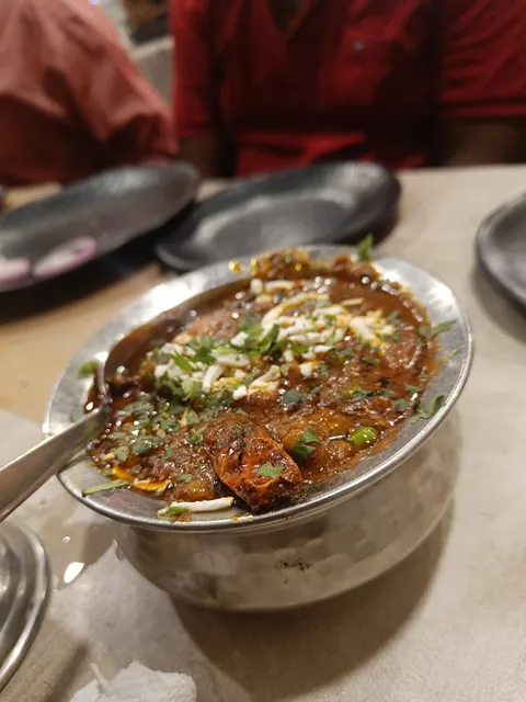 Thaat Maan Pan - Family Garden Restaurant