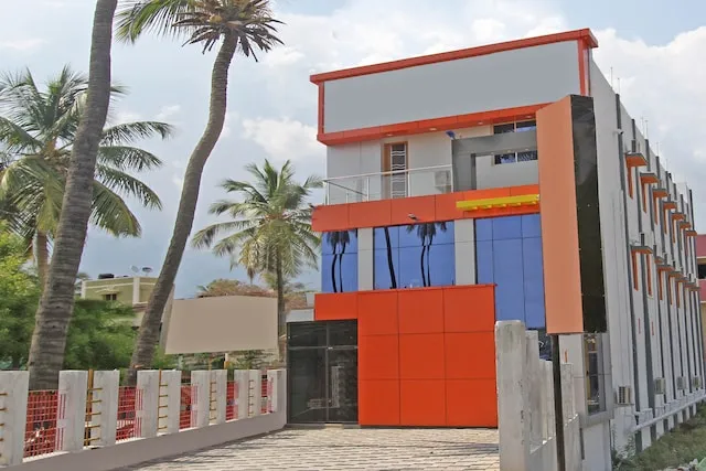 OYO Flagship Lucky Residency