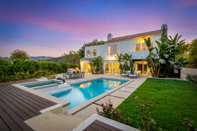 Holly & Chris Luxury Homes Group – Calabasas & Malibu Real Estate