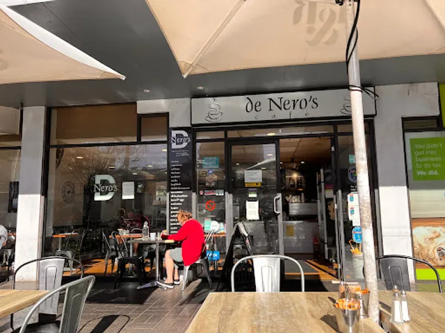 De Nero's cafe