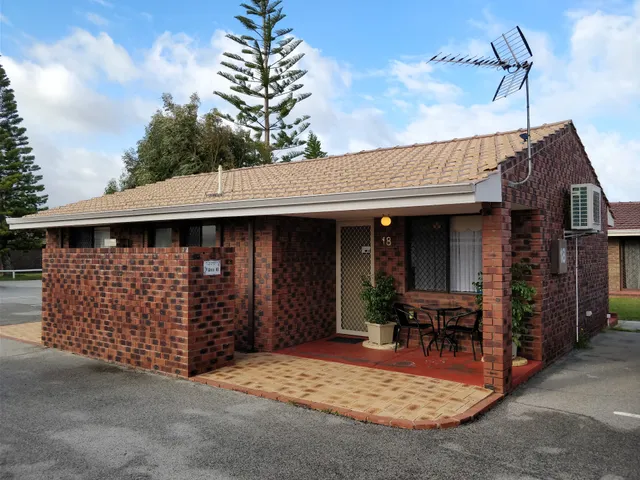 Ocean Beach Chalet 18