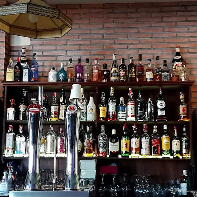 Kira's Tavern® | Beers & Burgers