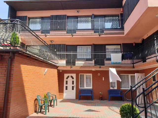 Hortensjowy zakątek pokoje gościnne