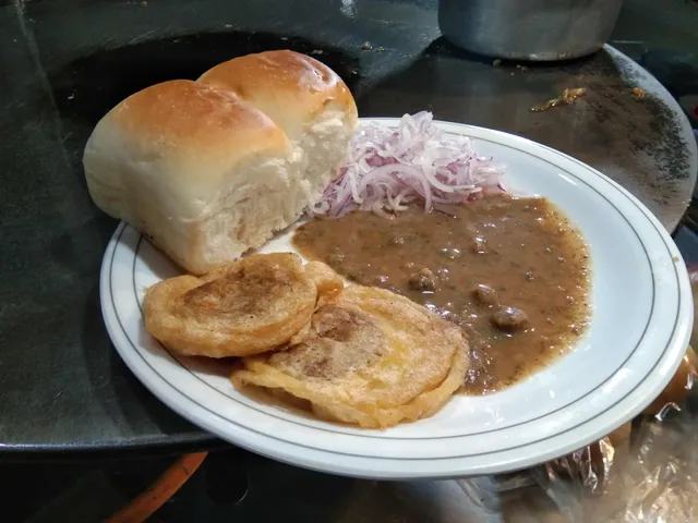 Burns Road Famous Babu Bun Kabab - Husainabad Branch