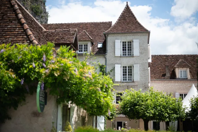 Logis Hôtel Domaine les Falaises