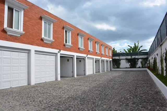 Queen Suites AutoHotel