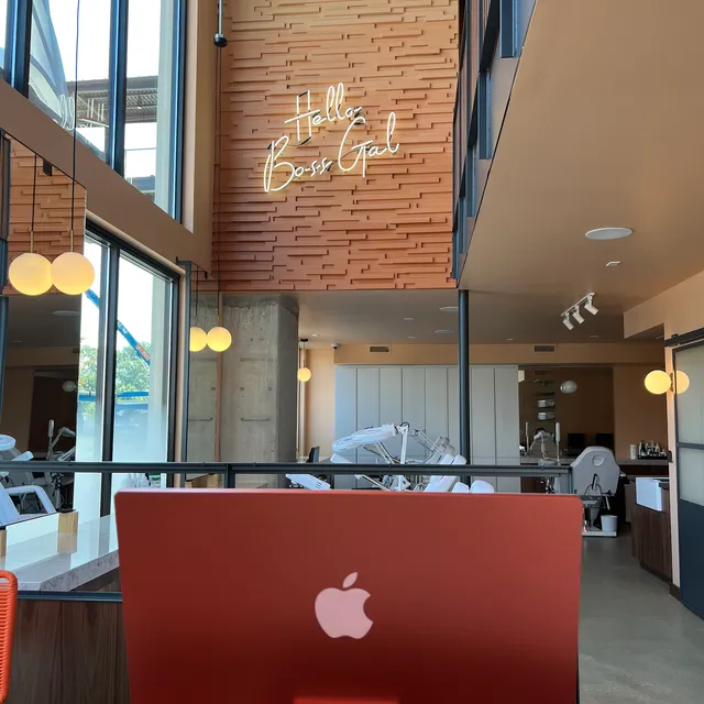 Boss Gal Beauty Bar - Easton