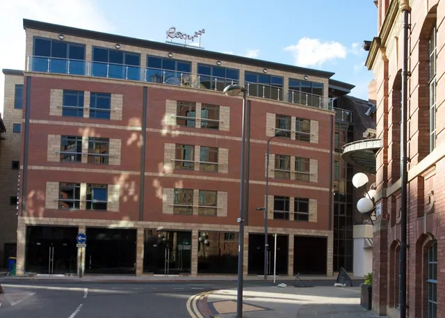 Roomzzz Aparthotel Leeds