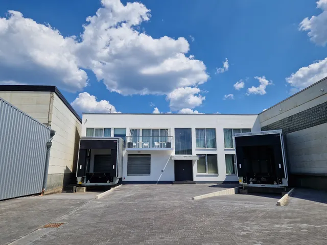 THE Newsha Signature Home