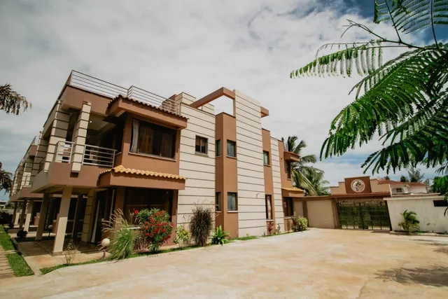 SHABIJAY Villa Serena Beach