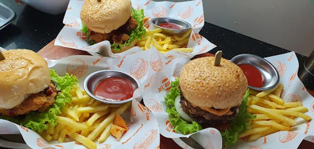 Del' Burger Food and Beverage House