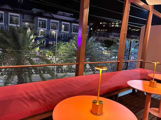 Techo Vayo Restaurant & Bar