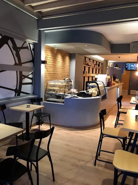 Clock coffee & brunch