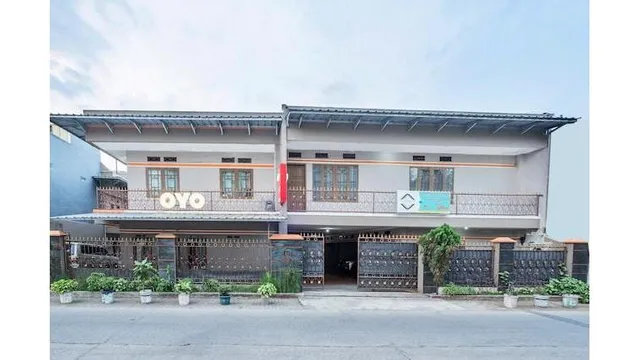 OYO Life 90727 Kost Kawaluyaan Residence