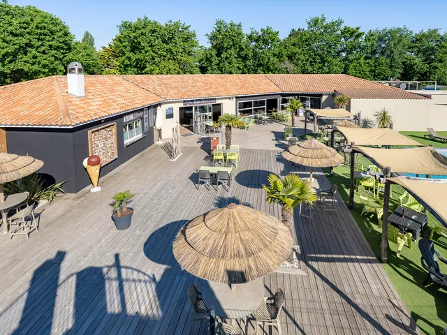 Camping De L'Evasion - Romanée