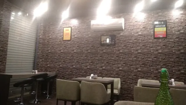 monreve Unplugged The Cafe