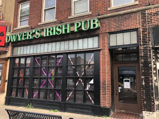Dwyer's Irish Pub