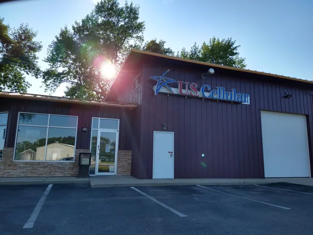 Authorized Retailer UScellular & T-Mobile, Spring Green