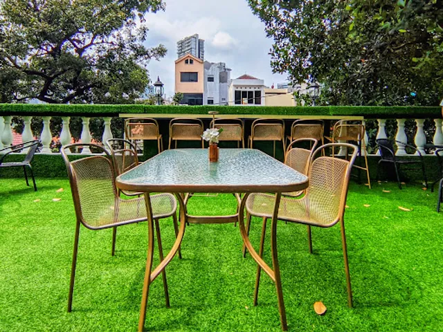 Dream Dates Artisan Bakery & Restaurant Menteng